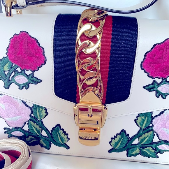 ❤️❤️SOLD❤️❤️Gucci sylvie floral dual strap bag - Picture 3 of 11